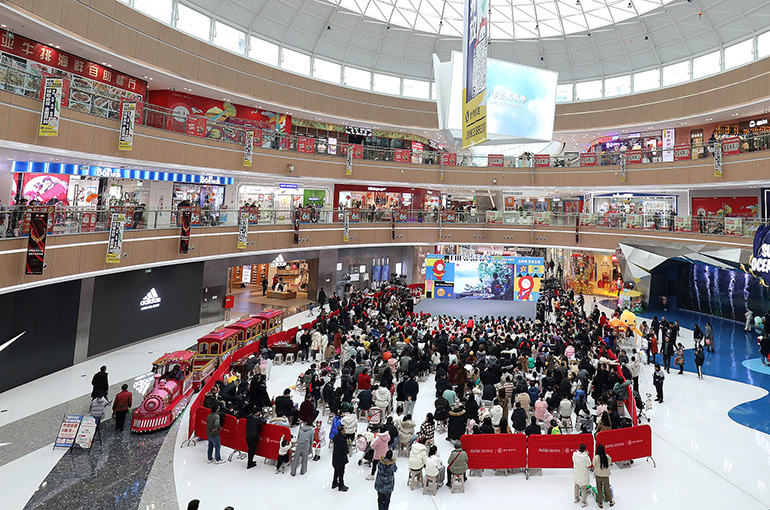 China’s Consumer Sales Growth Slows for Sixth Month in a Row as Services Consumption Gains