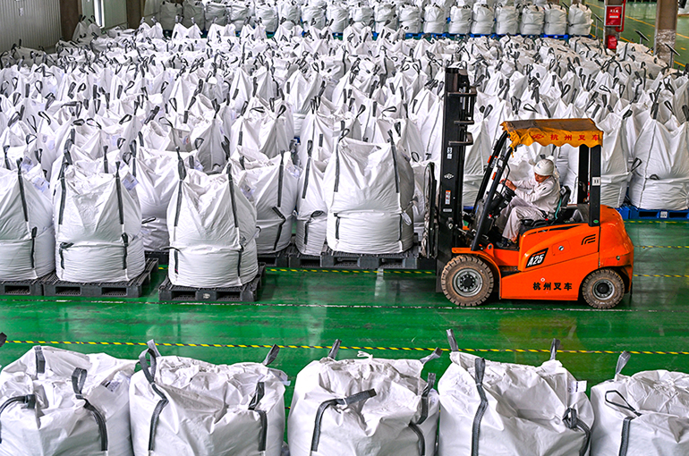 Chinese LFP Firms to Further Raise Prices Next Month Amid Growing Costs