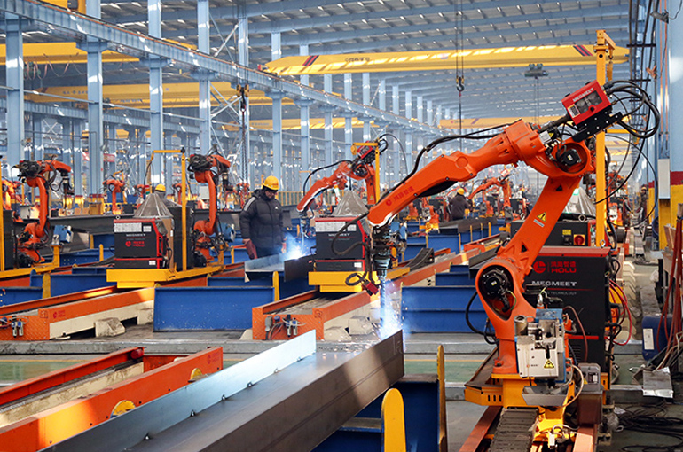 China’s Manufacturing Activity Expands After Nine-Month Pullback