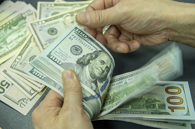 China’s Forex Reserves Rise for Fifth Straight Month as US Dollar Falls, Gold Holdings Increase