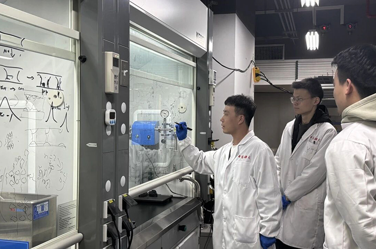 China–US Team Develops Groundbreaking Etching Technique for Next-Gen Semiconductors