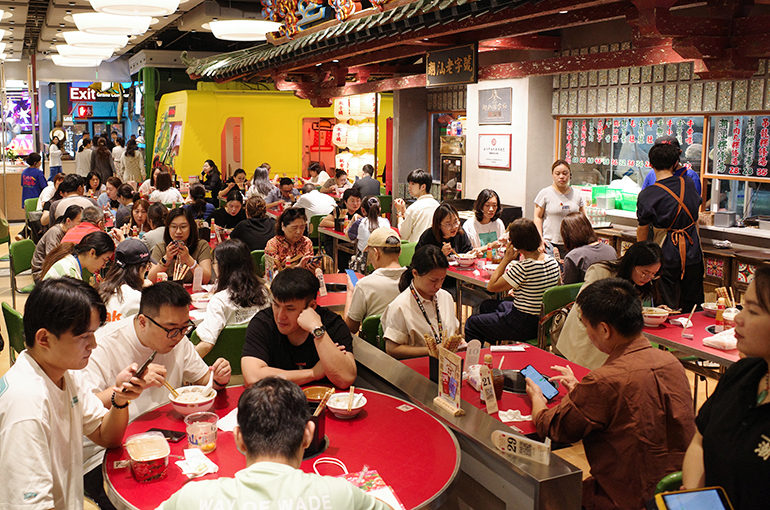 China's Catering Sector Posts Revenue Jump for Third Straight Year in 2025