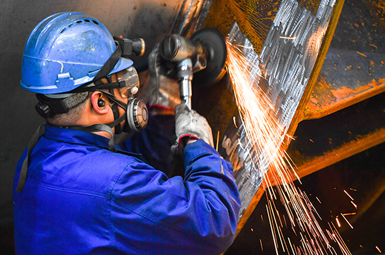 China Ends Three-Year Industrial Profit Slump as Earnings Edge Up 0.6%