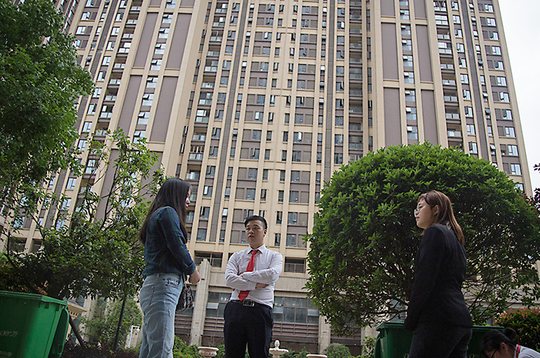 Pre-Owned Home Listings Keep Falling in Shanghai, Beijing as Homeowners Turn Renters