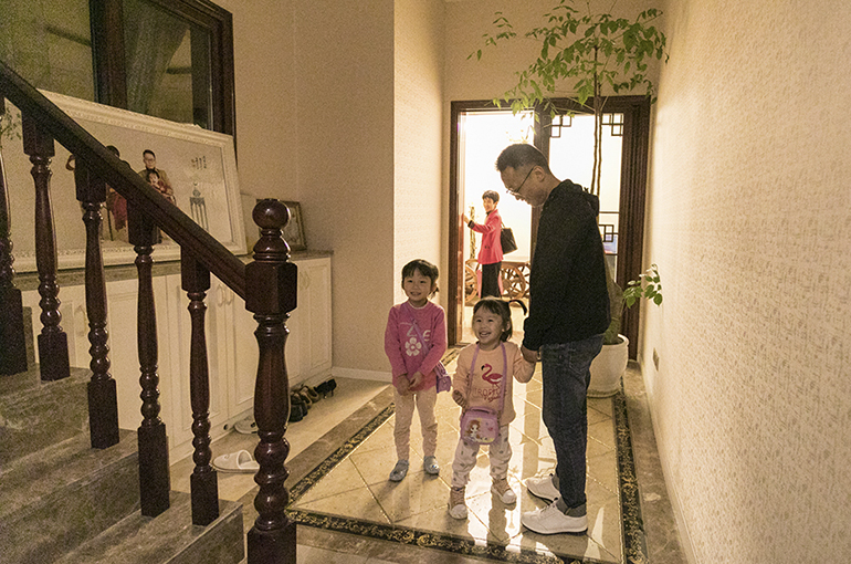More and More Chinese Families Choose Renting Over Buying Houses