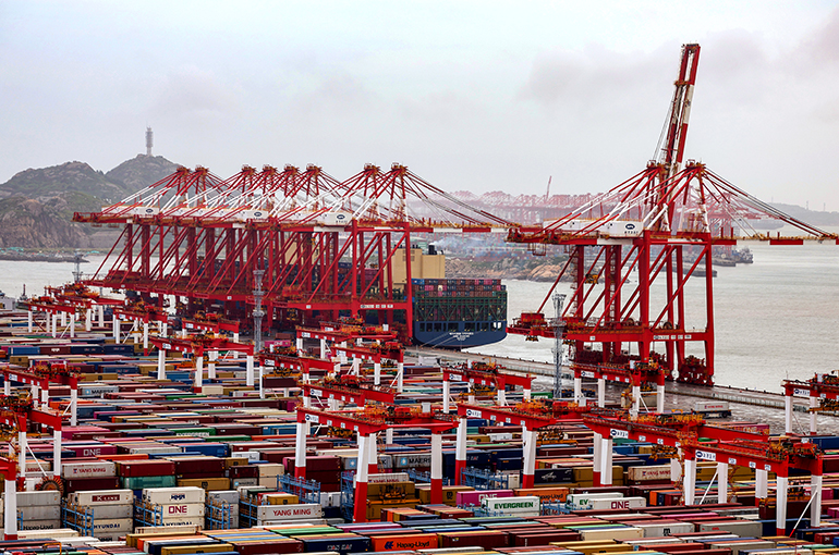 Shanghai Sets Out to Become Leading Int’l Shipping Hub in Five Years