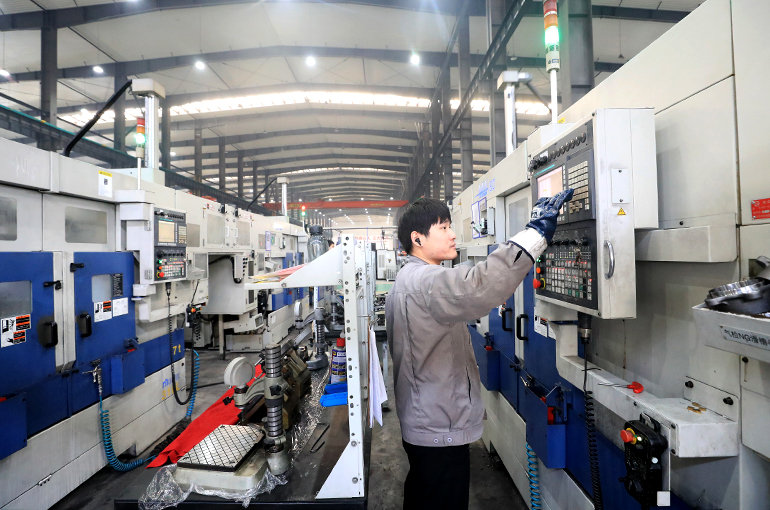 Zhejiang Manufacturer Shortens Its Chinese New Year Holiday to Fulfill Overseas Orders