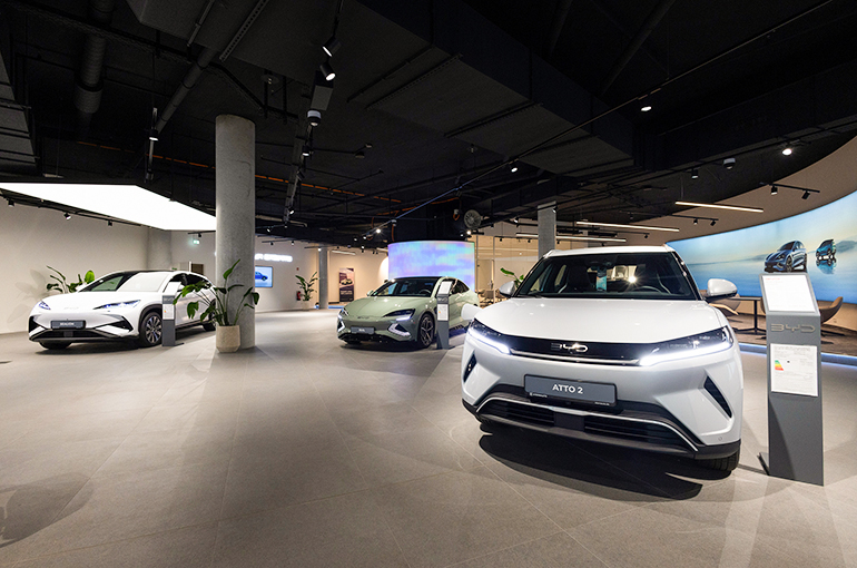 China Auto Sales Slide in February; BYD’s Exports Provide Bright Spot