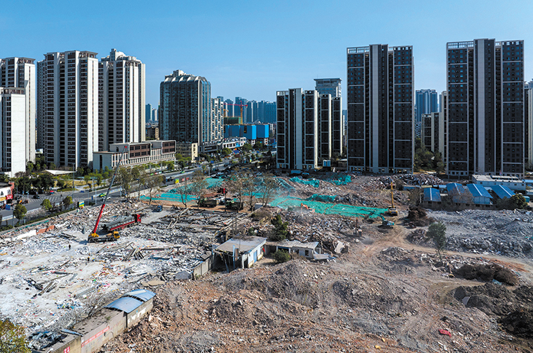 Smaller Local Builders Come Back to China’s Land Market With Aggressive Bids