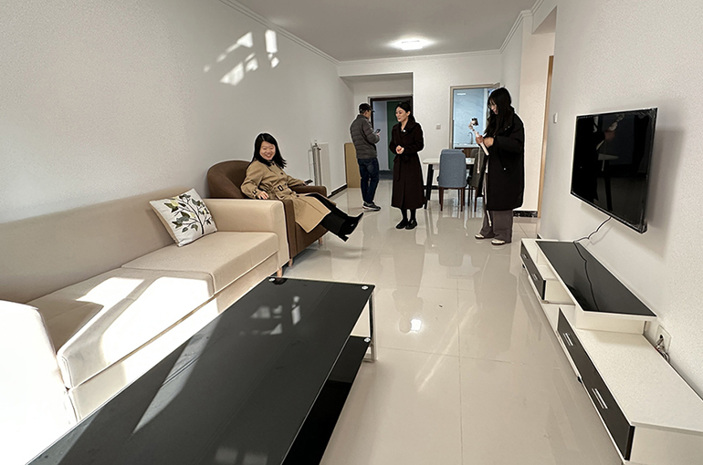 Big Chinese Cities See Housing Rents Fall After Surge in Subsidized Rentals