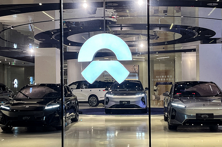 Nio Surges After Chinese EV Maker Turns First Profit in Fourth Quarter
