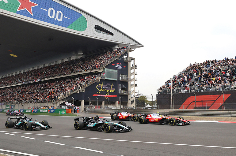 Chinese Grand Prix Draws Record Crowd of Over 230,000