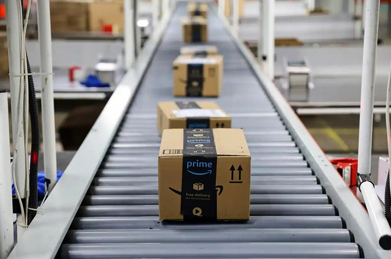 JD.Com, Amazon Slash Delivery Times to Hours as Overseas E-Commerce Battle Heats Up