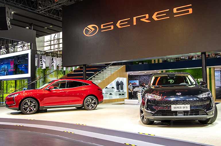 Seres Drops as Chinese Carmaker's Profit Stalls in 2025