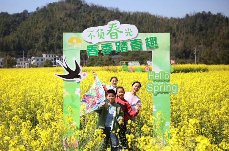 Travel Surges as Over 50 Chinese Cities Embrace New Spring Holiday