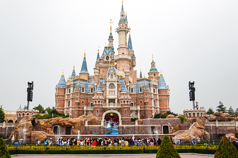 Shanghai Disneyland Sets Benchmark for Foreign Brand Localization, Report Says