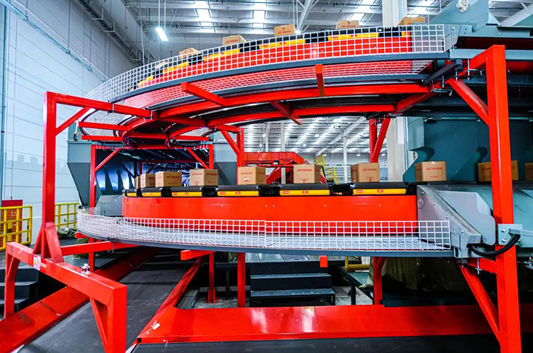 Chinese Couriers Raise Delivery Fees as Fuel Prices Increase