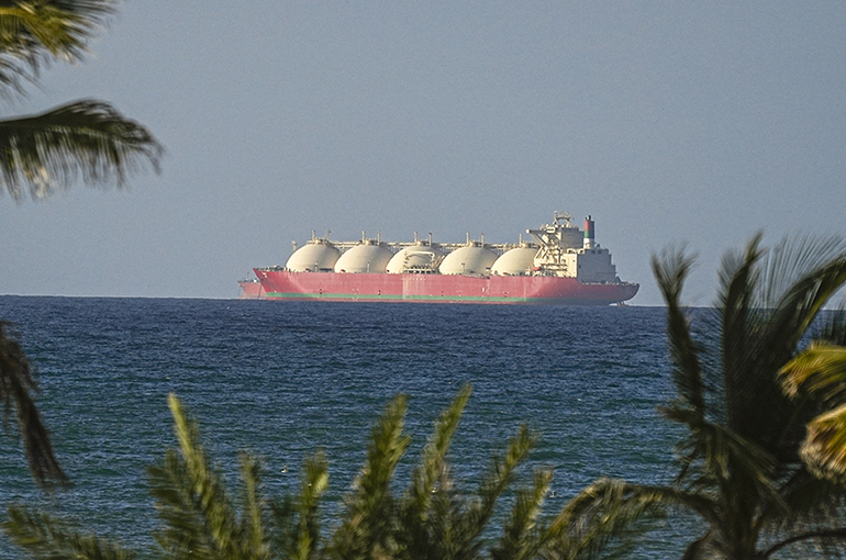 Strait of Hormuz Clog Further Squeezes Chinese Foreign Trade Firms' Profit Margins