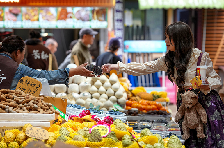 China’s Factory Gate Prices Rise in March for First Time in Over Three Years