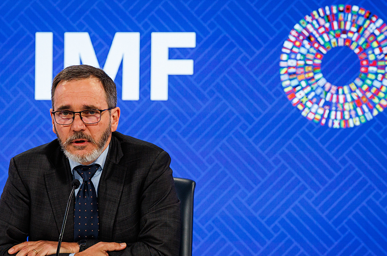 IMF Cuts World Growth Forecast to 3.1% on Middle East Turmoil