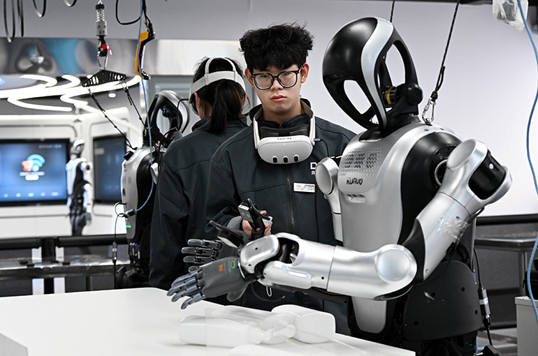 Robots Free Chinese Workers From Dirty, Dangerous, and Dull Factory Jobs