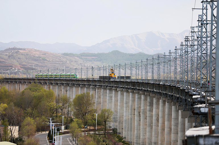 Chinese Central SOEs Lift First-Quarter Investment 24% to Over USD146.6 Billion