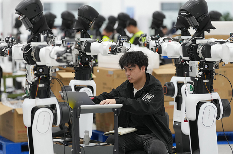 Chinese Embodied AI Firms Offer Sky-High Salaries to Draw Top Talent