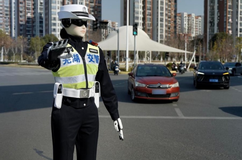 China's Robot Police Patrol Cities During Labor Day Holiday, Signaling AI-Powered Urban Governance