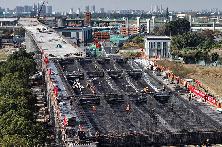 Chinese Local Gov't Bond Issuance Hits New Record in First Four Months