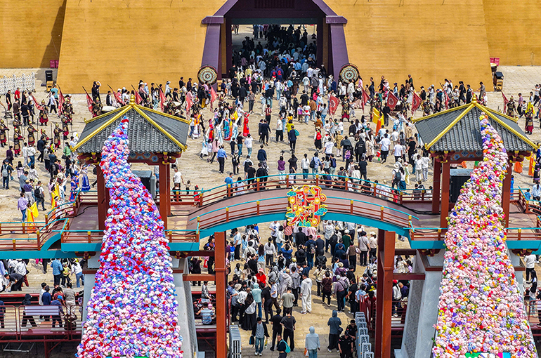 China’s Consumer, Factory Gate Prices Rise in April Amid Surging Energy Prices