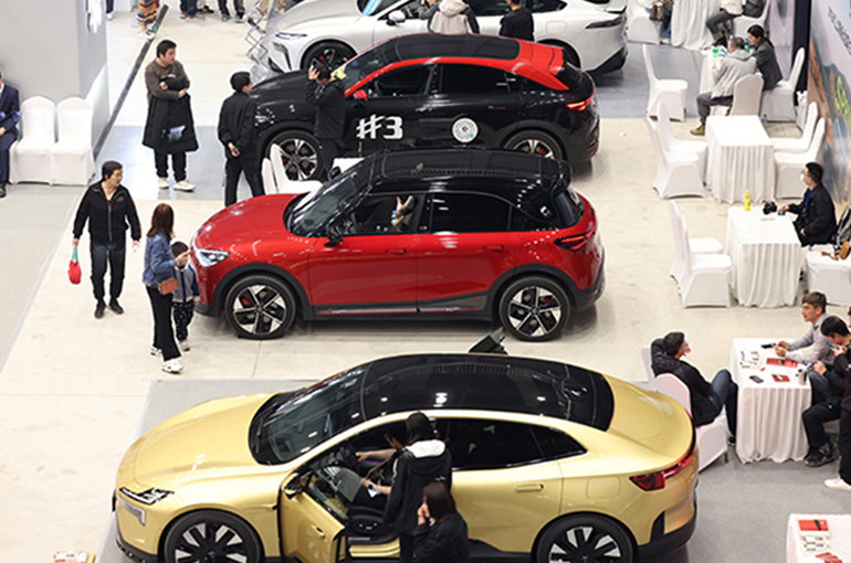 Chinese, Foreign Carmakers Hike NEV Prices in China in May