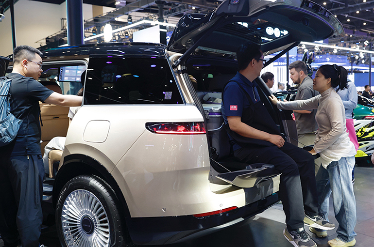 China’s Bigger, Heavier NEVs Spur Calls for Weight-Based Taxes