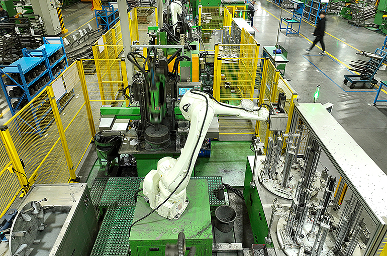 Chinese Auto Parts Suppliers Foray Into Robotics Business