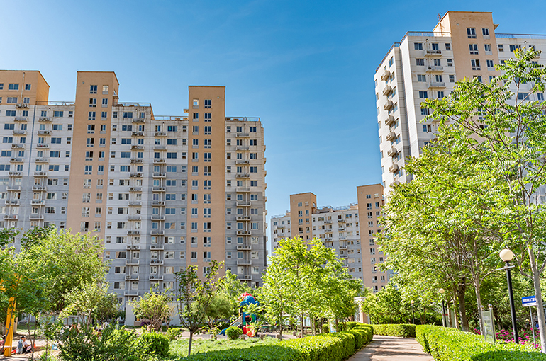 China’s First Urban Renewal Plan Points to USD2.2 Trillion of Spending Through 2030, Report Says