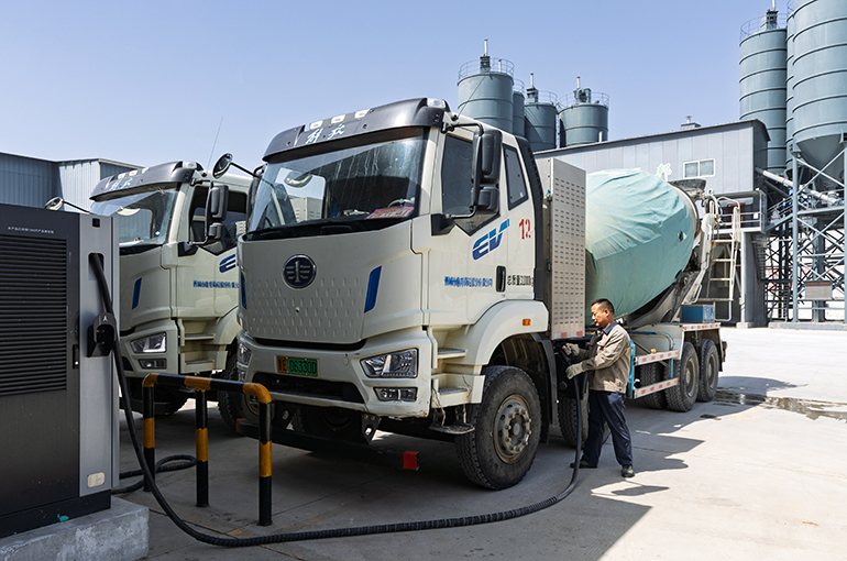 China to Require Heavy Truck Charging Stations on Highways to Boost EV Truck Use, Cut Emissions