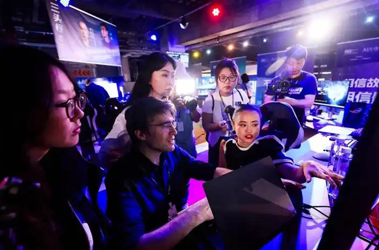 AI Can Cut Costs and Open Doors for Young Creators, SIFF Participants Say