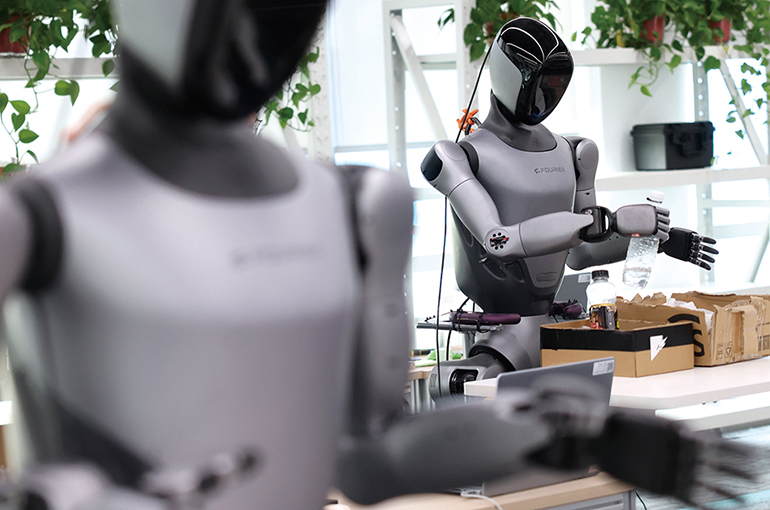Humanoid Robots Offer Solution to Factory Labor Shortages, Longcheer Executive Says