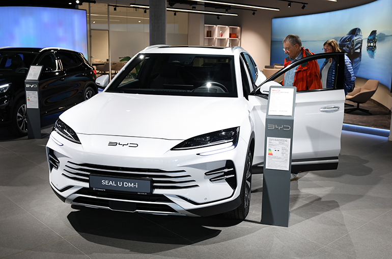 Chinese Carmakers Surpass Japanese Peers in Europe by New Vehicle Registrations for First Time in May