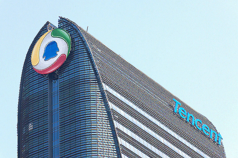 Kuaishou Plunges After Revealing Tencent Pares Stake in Chinese Video Site