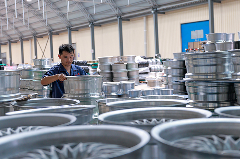 Chinese Auto Parts Firms Seek New Growth as Cost Pressures Intensify
