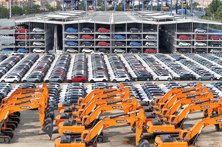 China’s Economic Growth to Slow Down to 4.5% in Second Quarter, Chief Economists Predict