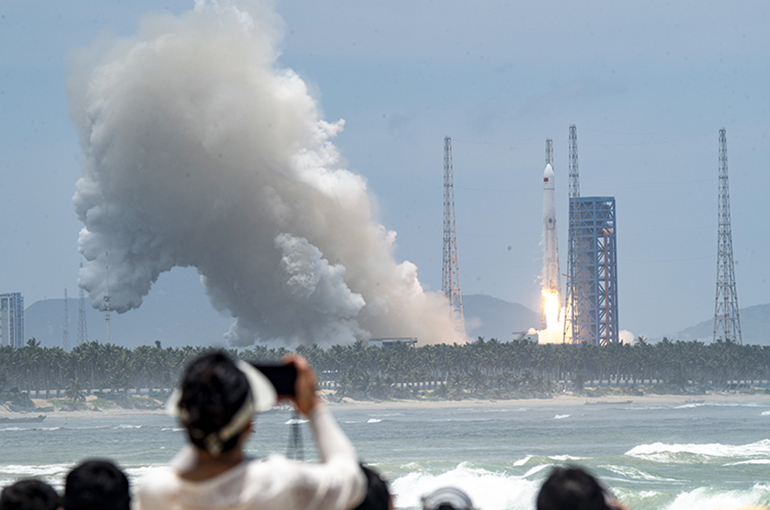China Completes World’s First Net-Based Rocket Recovery at Sea