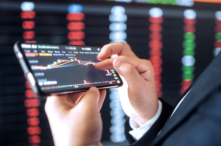 Chinese Stocks Rally as Listed Firms Join Market Support Drive With Share Buybacks, Stake Hikes