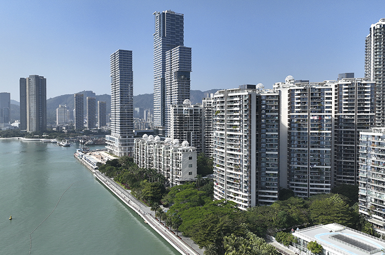 Shenzhen Luxury Home Is Auctioned at 360% Premium