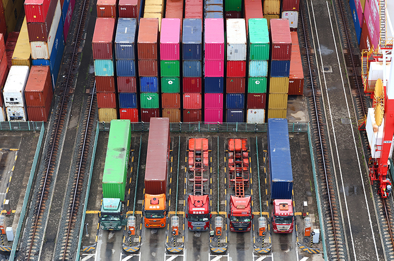 Shanghai to Boost Container Throughput to Over 58 Million TEUs by 2030