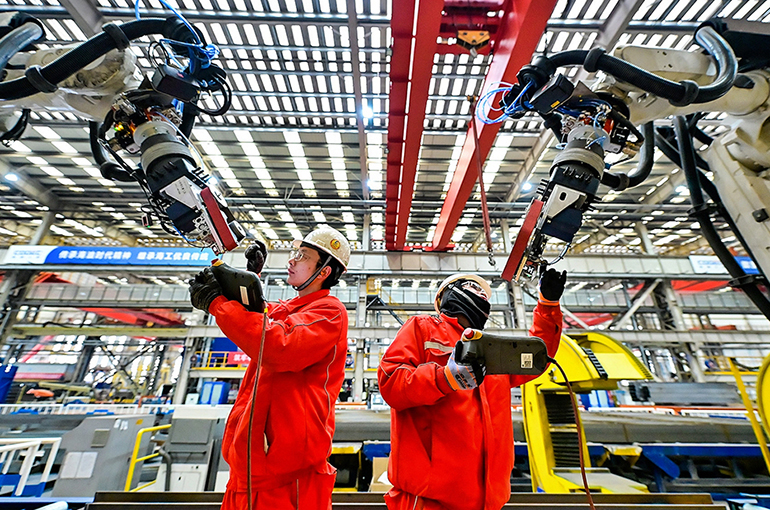 Almost Half of China's Provinces Outstrip National GDP Growth Rate in First Half