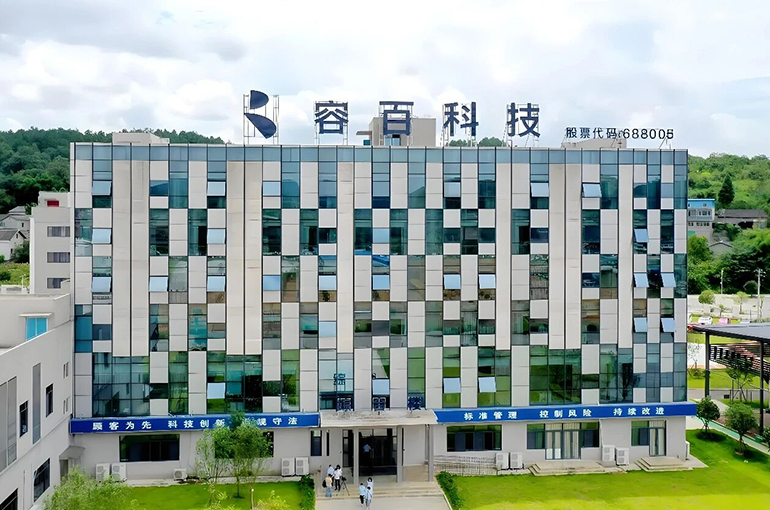 China's Ronbay Gains on USD700 Million Bet on Sodium-Ion Batteries