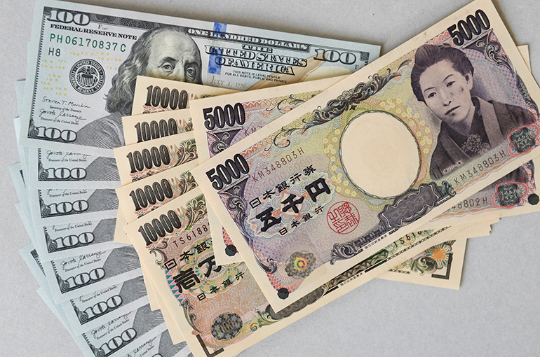 Yen Erases Half of Intervention Gains as Markets Eye Further US-Japan Action