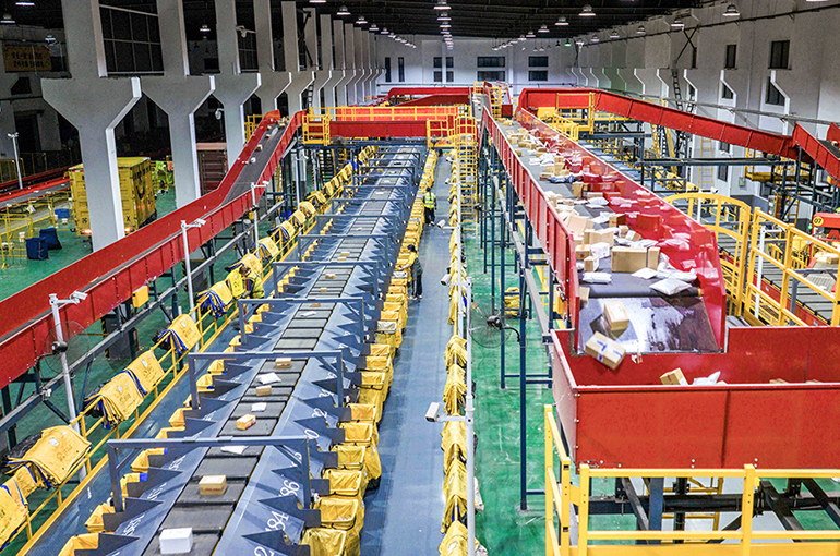 Chinese Couriers Post Strong First-Half Earnings Growth as Price Wars Ease