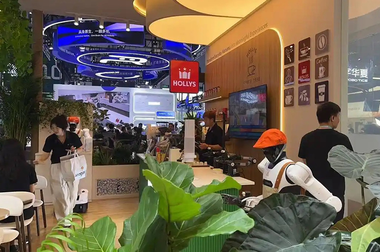 Strong Overseas Demand Drives Chinese Robot Makers to Expand Abroad